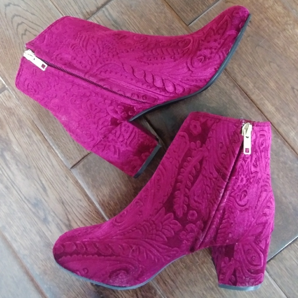 Zigi Soho ankle Boots Nydia Plum/ Ruby color faux